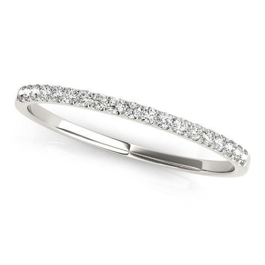 Anillo de boda de oro blanco de 14 quilates con diamantes redondos pavé (1/8 quilates en total)