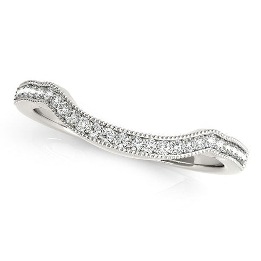 Alianza de boda de oro blanco de 14 quilates con diamantes engastados estilo curvado (1/6 quilates en total)