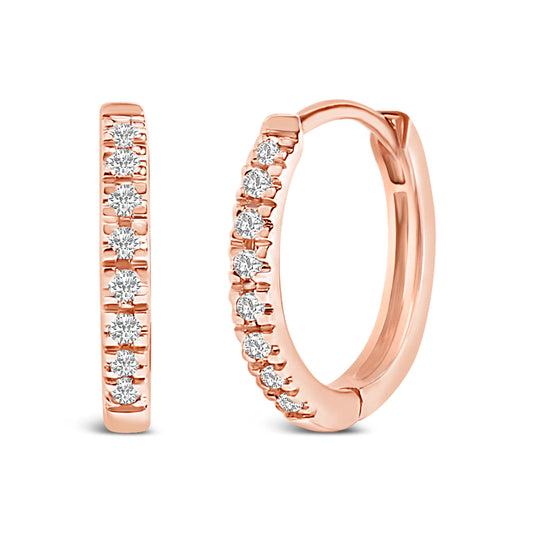 Aretes de aro Huggie de oro rosa de 14 quilates con diamantes de 1/5 CTW