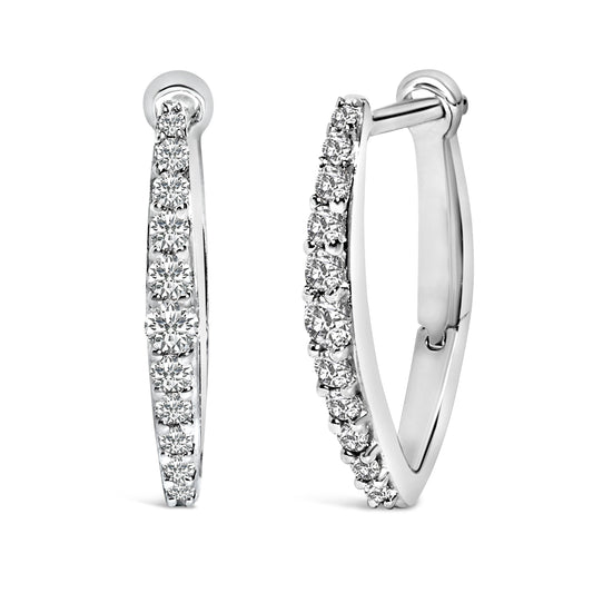 Pendientes Huggy con forma de corazón de oro blanco de 10K y diamantes creados en laboratorio de 1/4 Cttw