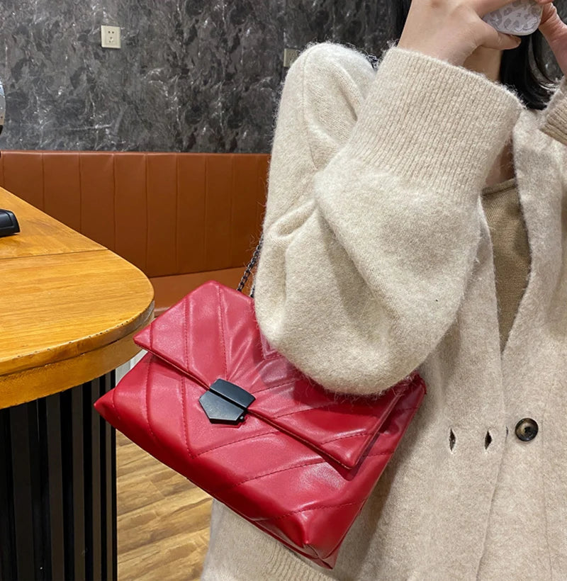 Luxury Chains Shoulder Bag For Women | PU Leather Flap Armpit Bag | Simple Crossbody Bag Designer Messenger Bag Lady Handbag (Bolso) Luxegan