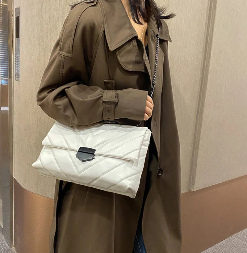 Luxury Chains Shoulder Bag For Women | PU Leather Flap Armpit Bag | Simple Crossbody Bag Designer Messenger Bag Lady Handbag (Bolso) Luxegan