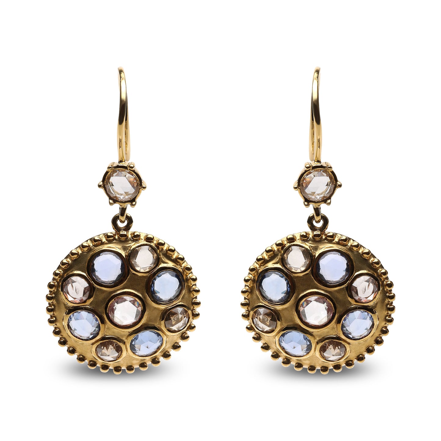 Pendientes colgantes de medallón de racimo de piedras preciosas con bisel de oro amarillo de 18 quilates con diamantes y zafiros azules de 1 2/3 quilates (color marrón y G-H, claridad SI1-SI2)