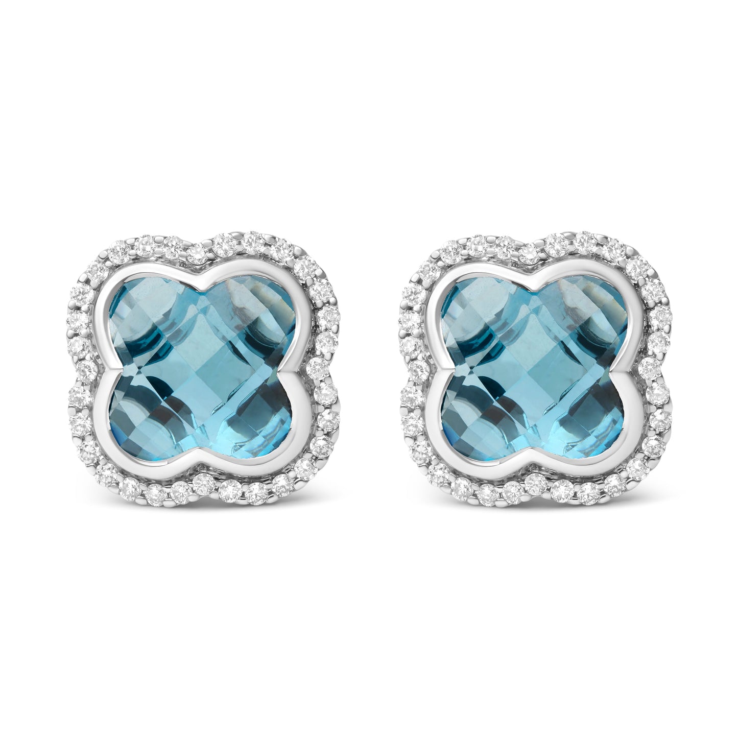 Pendientes de botón con halo de trébol de oro blanco de 18 quilates con diamante de 3/8 quilates y topacio azul Londres talla trébol de 11x11 mm (color G-H, claridad SI1-SI2)