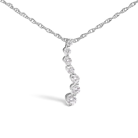 Collar con colgante Journey de diamante cultivado en laboratorio de plata de ley .925 de 1/4 Cttw - 18 pulgadas