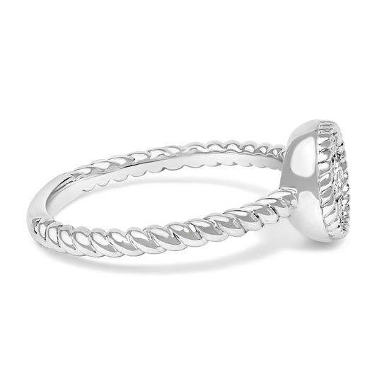 Anillo trenzado redondo floral de plata de ley con diamante de 1/4 quilate
