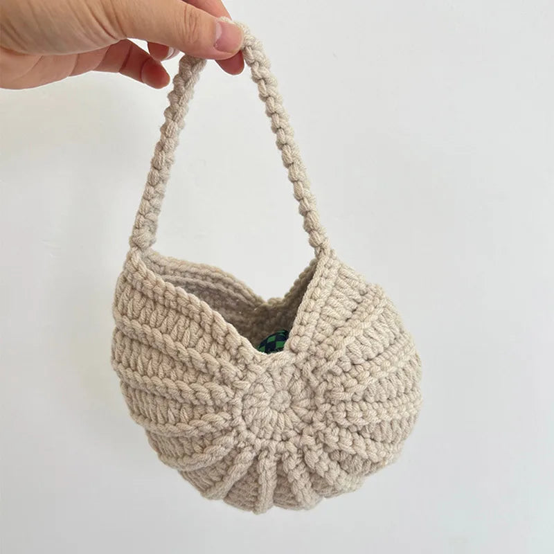 Polyester Hand-Woven Conch Shell Bag | Cute Pearls Chain Novelty Crossbody Bag Luxegan