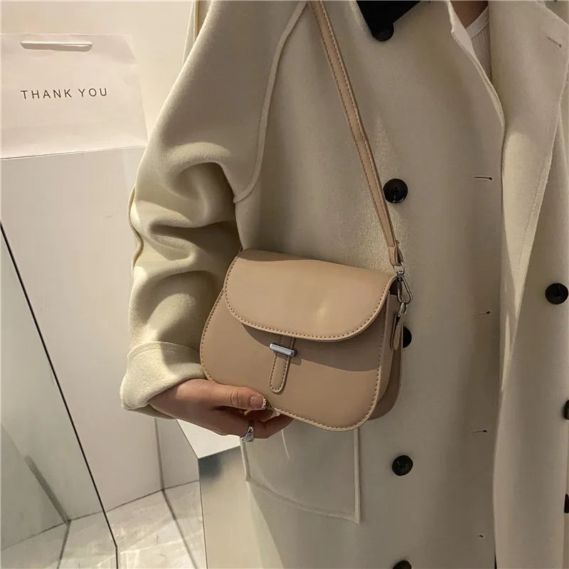 Fashion Women's Crossbody Saddle Bag | Retro Semicircle Handbag & Designer Messenger Bag Luxegan