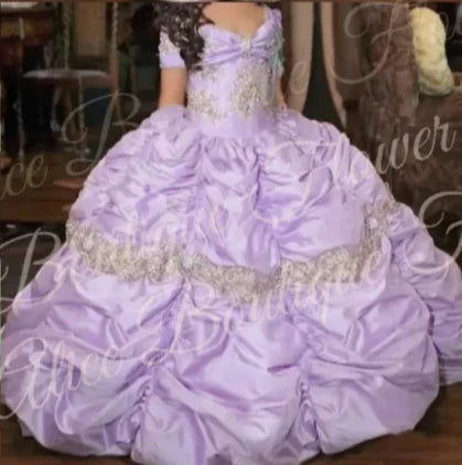 Retro Princess Lace Taffeta Flower Girl Dress | Vintage Beaded Pageant Gown | Sleeveless O-Neck First Communion Ball Gown with Bow and Ruffles Luxegan