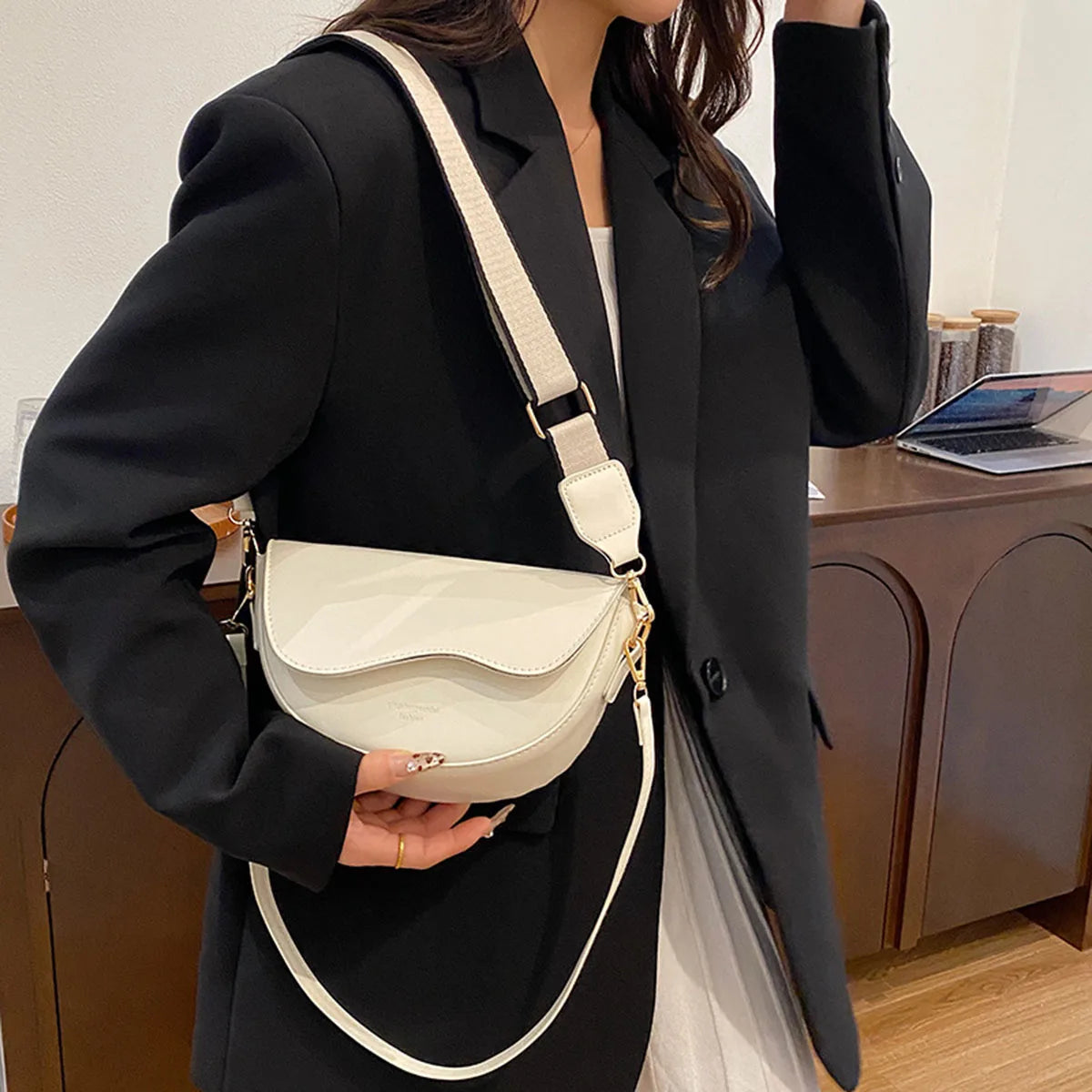 Casual Minimalist Ladies Crossbody Saddle Bag | Fashionable Underarm Bucket Bag | Trendy Split Leather Shoulder Bag for Women (Versatile Daily Use) Luxegan