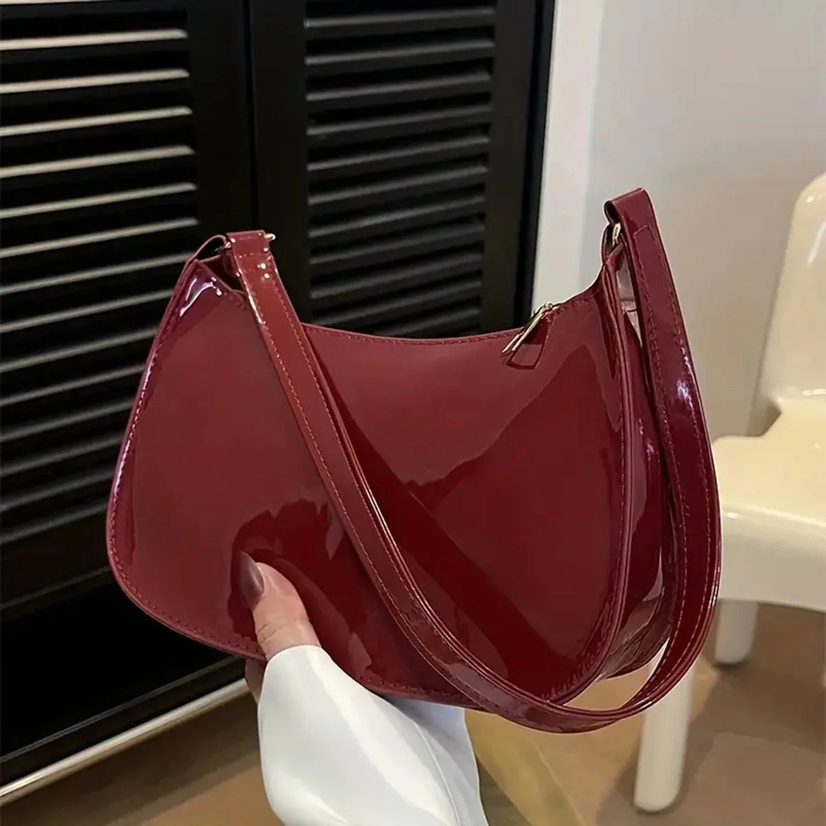 Red High-end Patent Leather Underarm Bag | Retro Small Single Shoulder Handbag for Young Girls (Lady Style) Luxegan