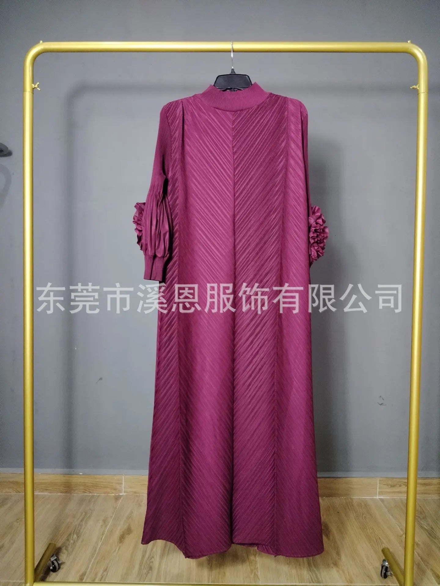 Elegant Heavy Industry Flower Disc Pleated Dress | Versatile Age-Reducing Mother Outfit | Luxury Geometric High-Stretch A-Line Long Skirt | Model 2404LYQ-Z20178-2 Loose Fit One-Size-Fits-All Long Sleeve Dress Luxegan