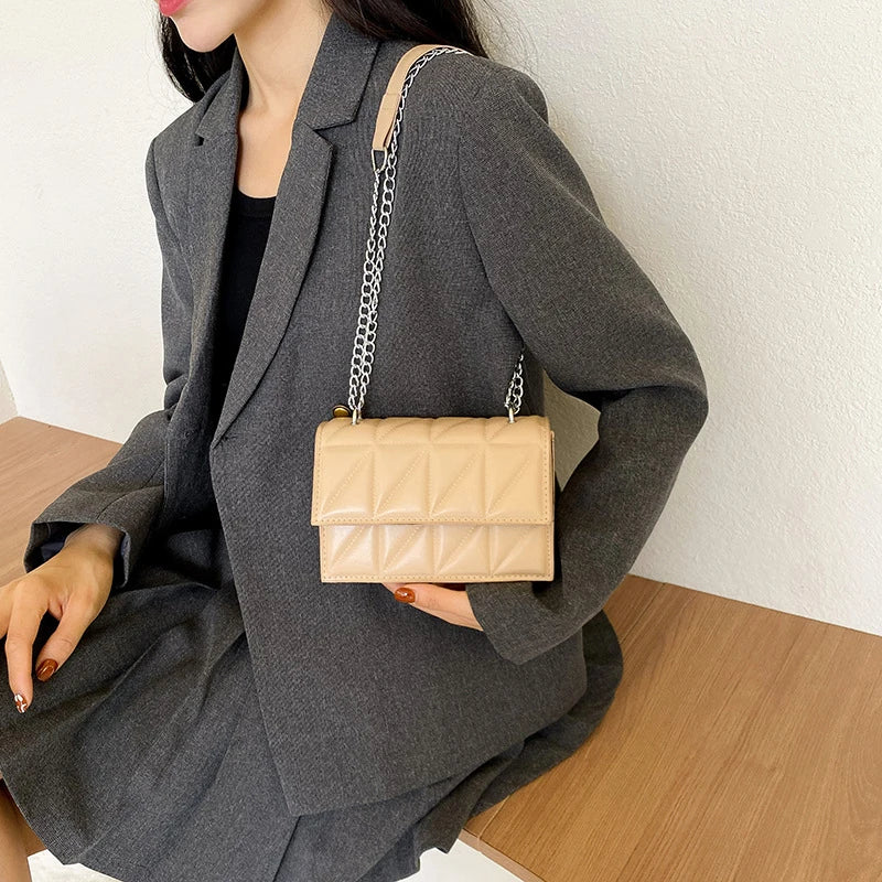 Designer Fashion Women Shoulder Bag | Ladies PU Leather Handle Handbag | Chain Strap Crossbody Bag (Vintage Pillow Shape) Luxegan