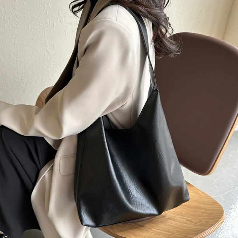 Vintage Soft PU Leather Ladies Shoulder Bag | Commuter Large Handbag & Women's Versatile Tote Underarm Bag (Quality Design)