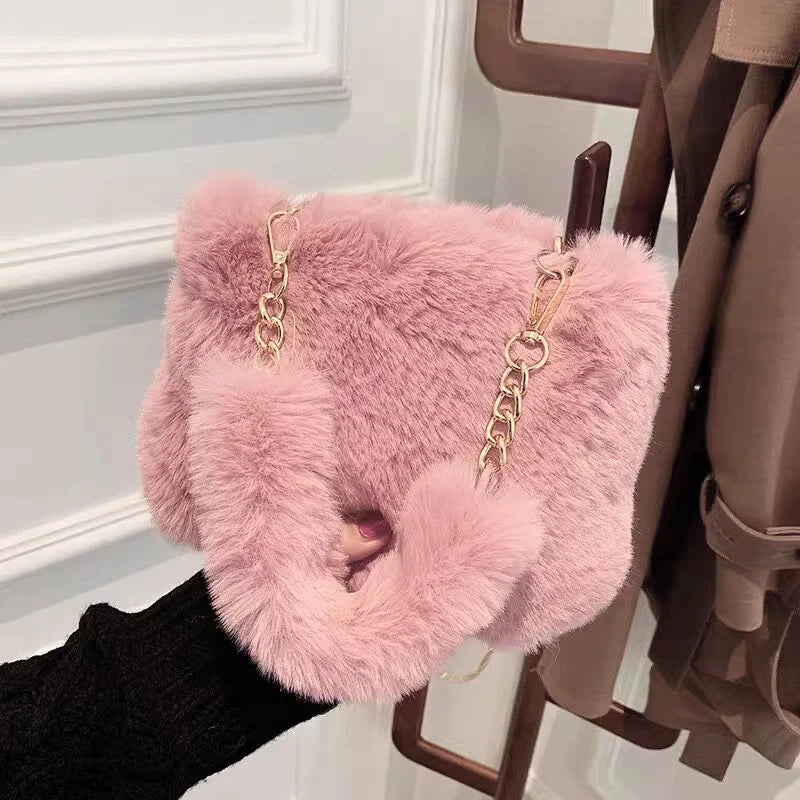 Plush Faux Fur Winter Tote Bag | Casual Fluffy Crossbody & Shoulder Bag | Fashionable Soft Chain Handbag for Girls | Trendy Winter Faux Fur Flap Purse for Women Luxegan