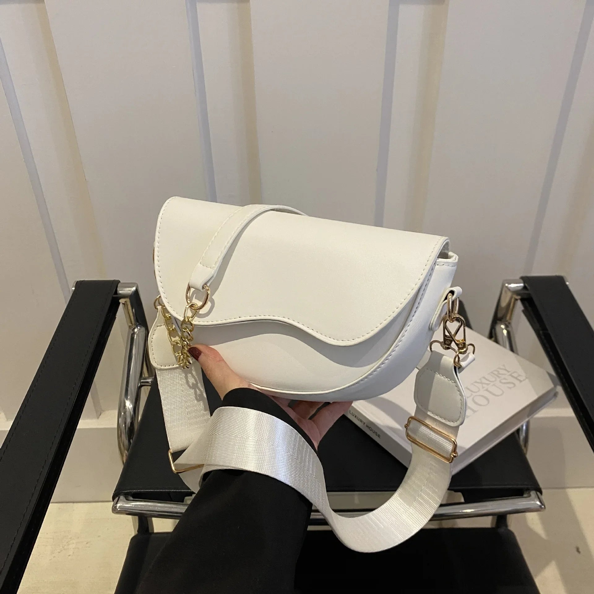 Small PU Leather Saddle Bag | Fashion Chain Crossbody Purse Luxegan