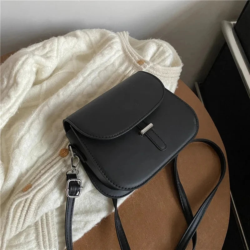 Fashion Women's Crossbody Saddle Bag | Retro Semicircle Handbag & Designer Messenger Bag Luxegan