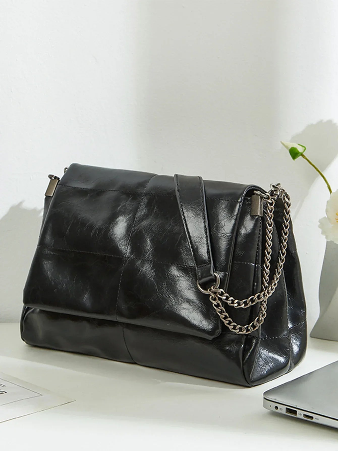 Large Capacity Commuting Bag | High-End & Fashionable Chain Tote Bag Luxegan
