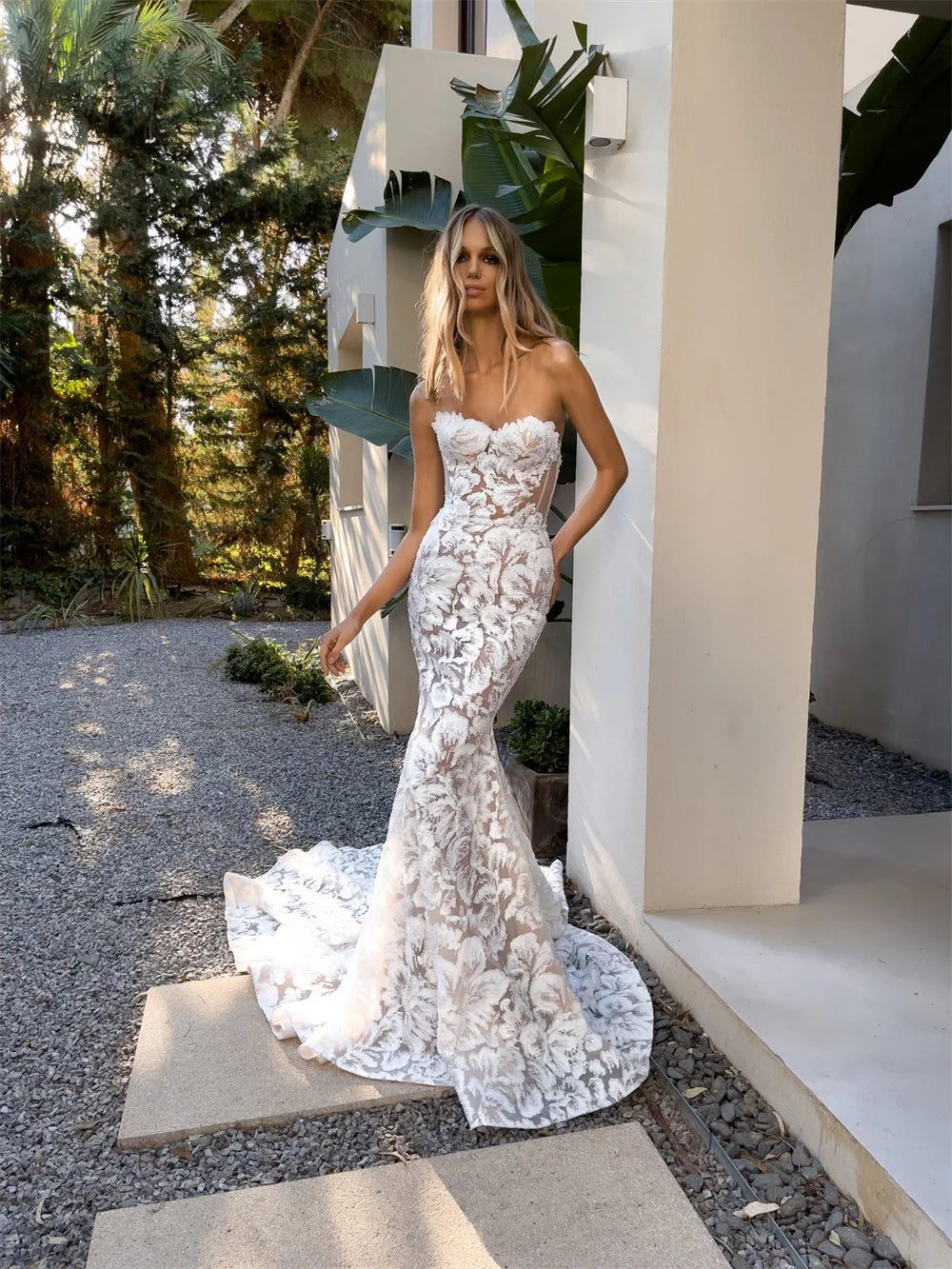 White Lace Embroidery Prom Dress | Spaghetti Strap Scoop Neck Evening Gown | Sleeveless A-Line Tulle Formal Wedding Party Dress Luxegan