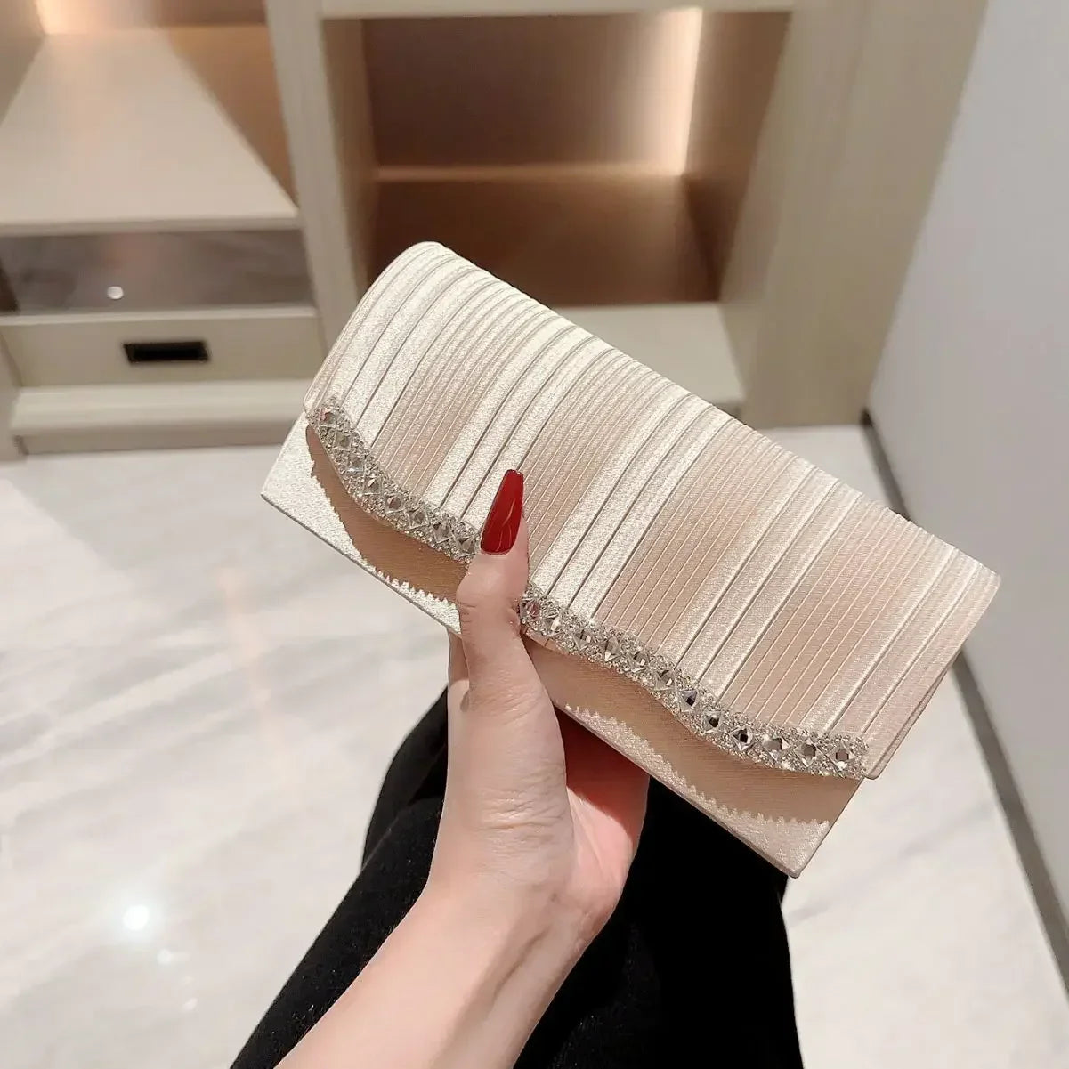 Elegant Glitter Silver Envelope Clutch | Fashion Hard-Shell Evening Bag with Flap Pocket | Luxury Party Handbag & Long Chain Shoulder Bag for Weddings Luxegan