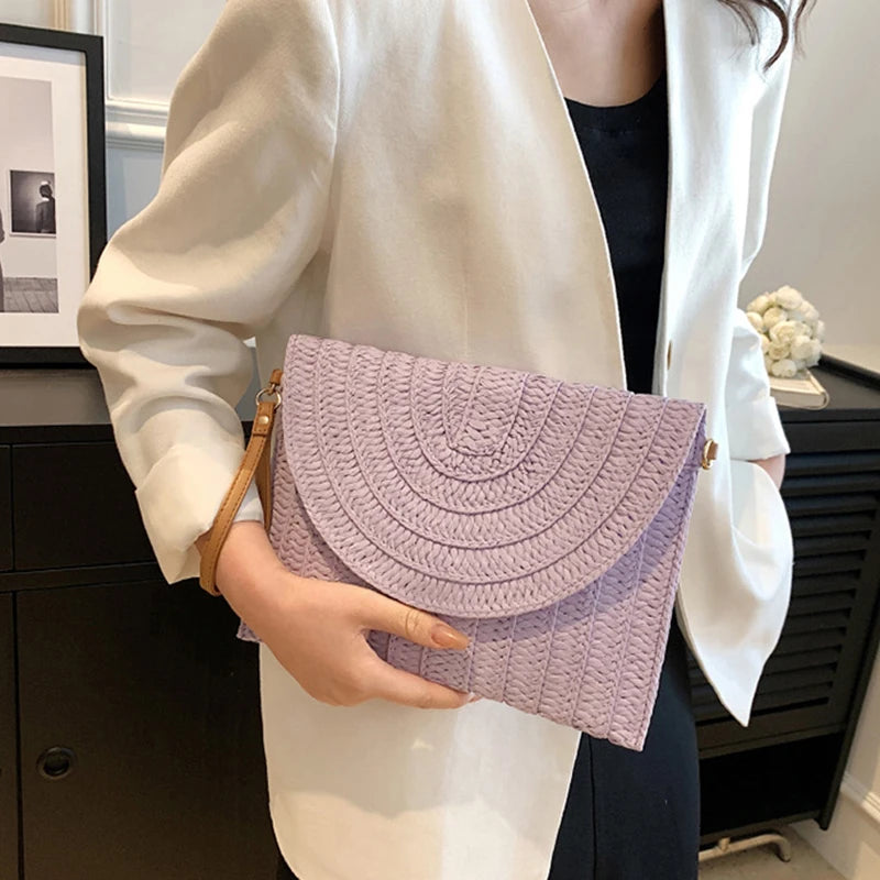 Bolsos de playa de verano para mujer Bolso bandolera de paja hecho a mano con sobre Bolso de hombro trenzado Bolso de mano de vacaciones tejido