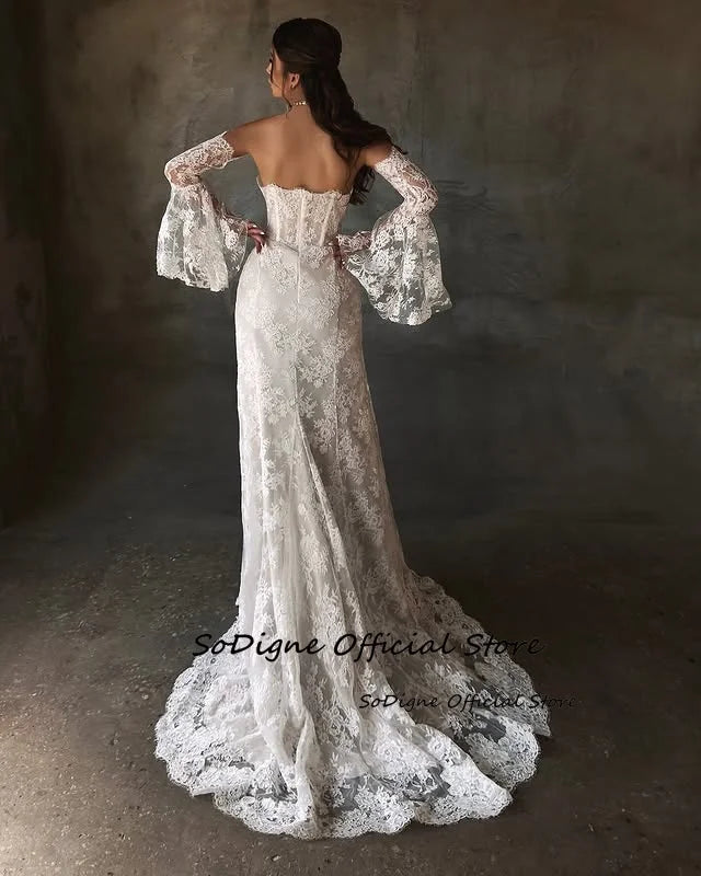 Simple Lace Mermaid Wedding Dress | Strapless Trumpet Bridal Gown with Detachable Three-Quarter Sleeves | Split Floor-Length Low-Back Bridal Robe Luxegan