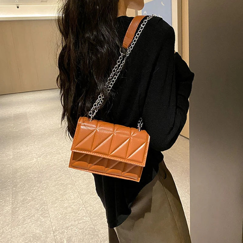 Designer Fashion Women Shoulder Bag | Ladies PU Leather Handle Handbag | Chain Strap Crossbody Bag (Vintage Pillow Shape) Luxegan