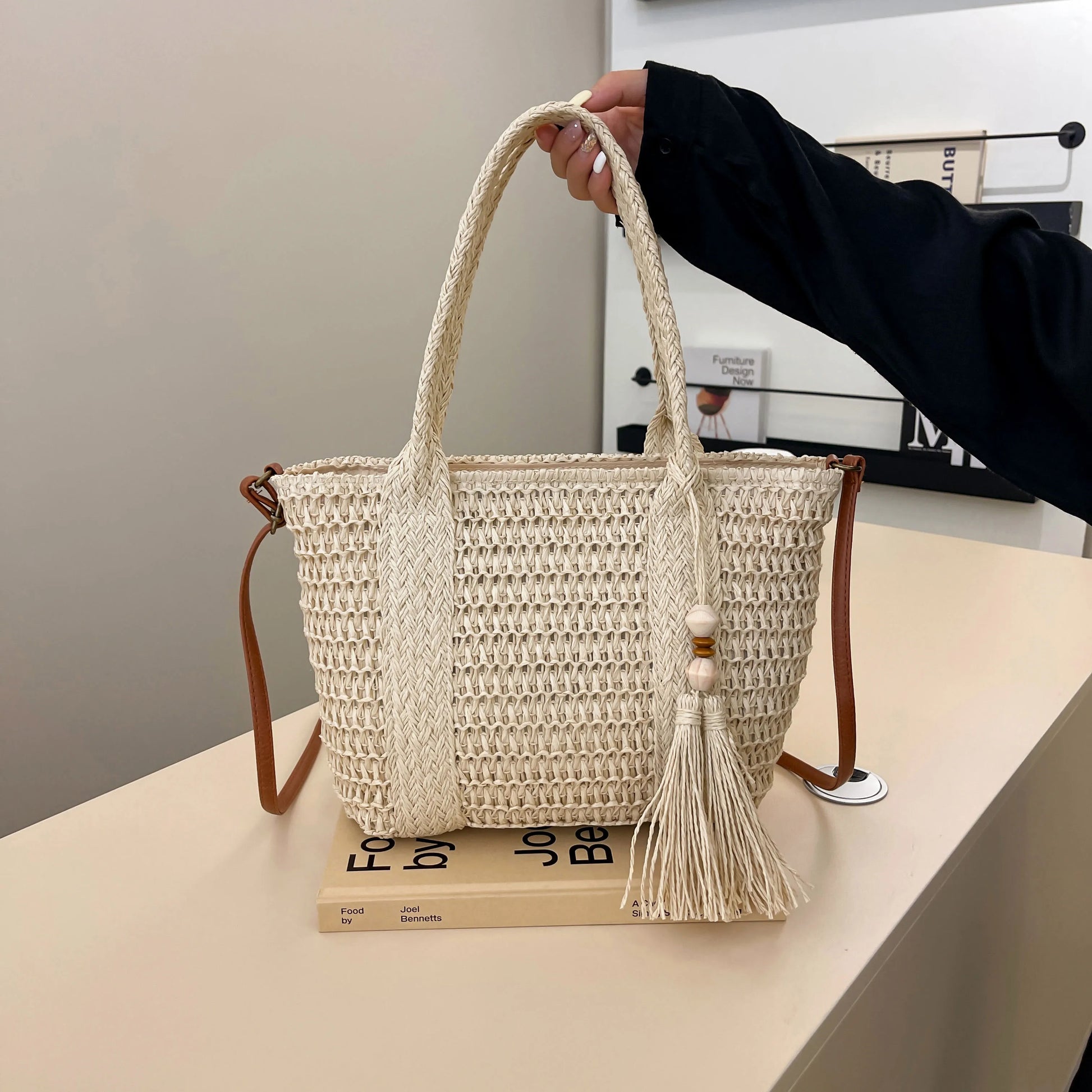 New Fashionable Straw Women's Bag | Elegant & Trendy Satchel Shoulder Bag Luxegan