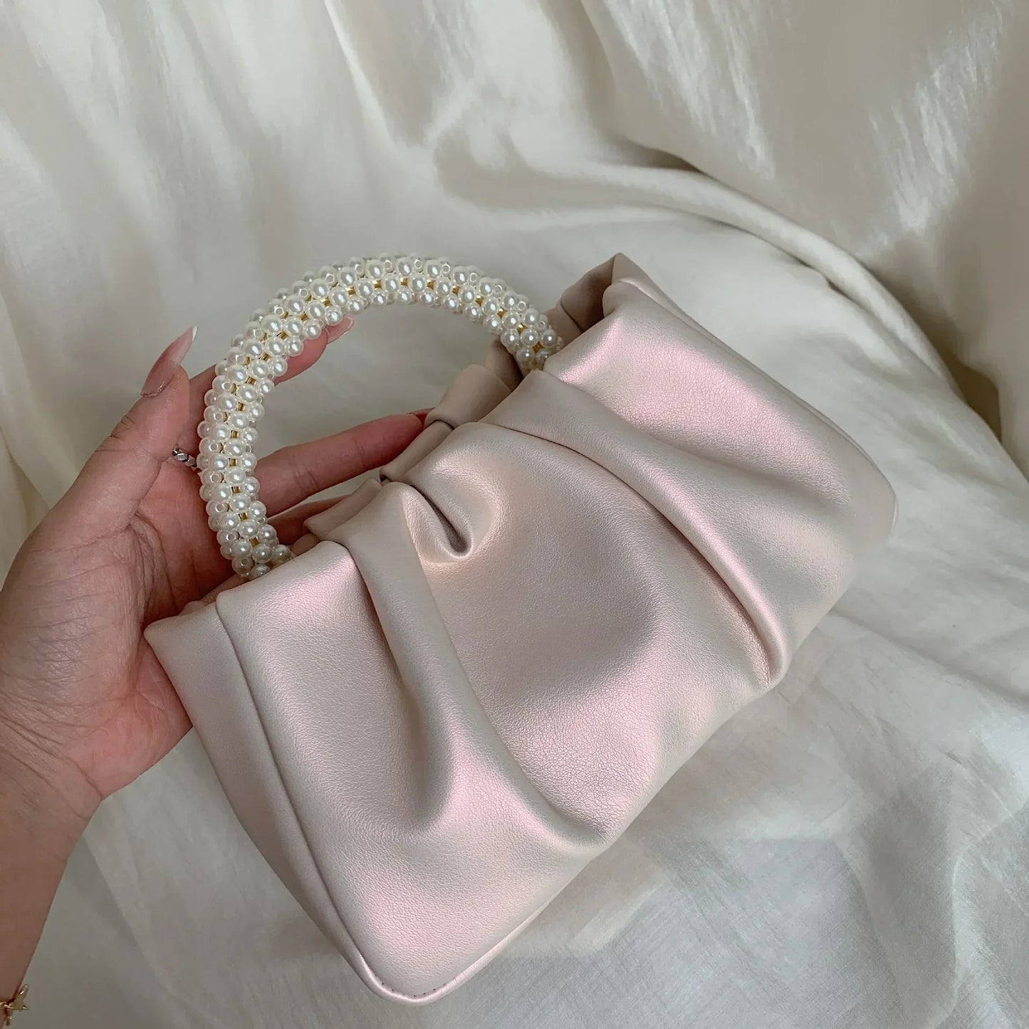 Fashion Pearl Handle Women's Dinner Clutch | Luxury Designer Handbags & Small Messenger Bag Luxegan