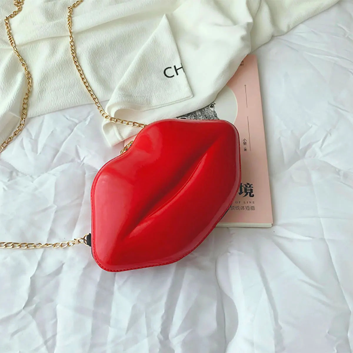 Niche Red Lip Shaped Chain Bag, Novelty Mini Shoulder Bag, Women's Stylish Zipper Bag Luxegan