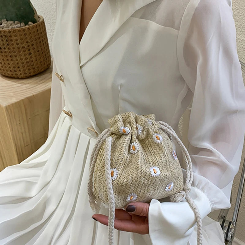 Straw Weave Bucket Bags | Rattan Women Summer Beach Shoulder Bags & Retro Mini Messenger Bag Luxegan