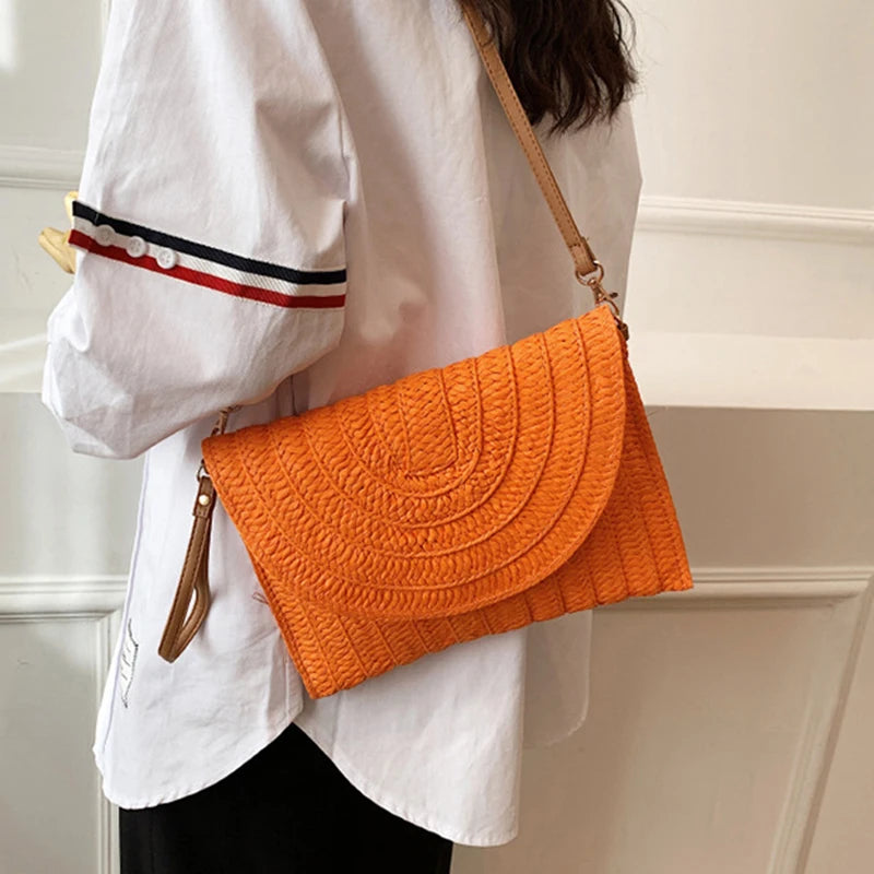 Bolsos de playa de verano para mujer Bolso bandolera de paja hecho a mano con sobre Bolso de hombro trenzado Bolso de mano de vacaciones tejido