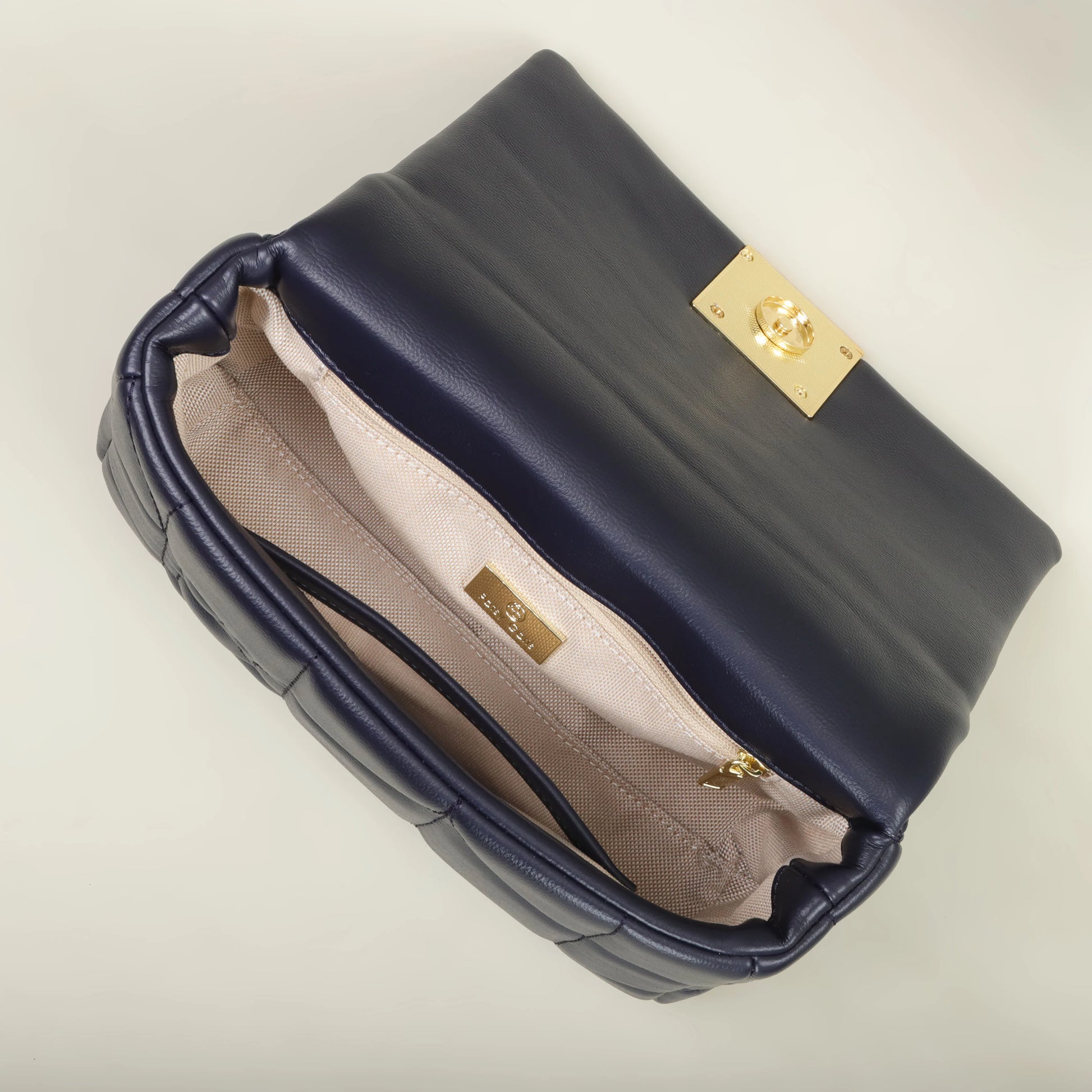 Fashion Classic Retro Women's Shoulder Bag | High-Quality Letter PU Leather Crossbody | Multi-Functional Square Messenger Bag for Parties & Daily Use Luxegan