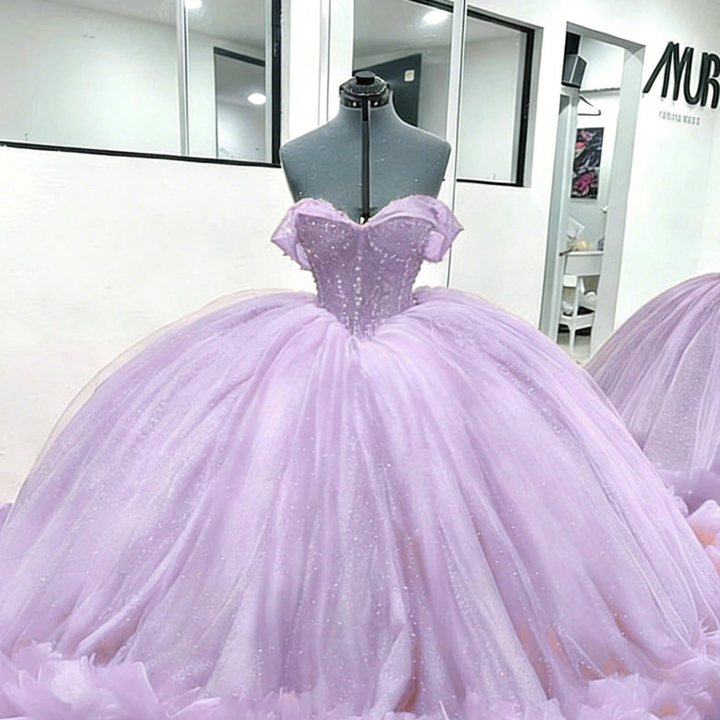 Exquisite Princess Sweetheart Quinceañera Ball Gown | Elegant Off-The-Shoulder Floral Applique Dress for Girls | Vintage Pleated Tulle Floor-Length Gala Gown | Custom Made Lace-Up Vestidos De 15 Quinceanera Luxegan