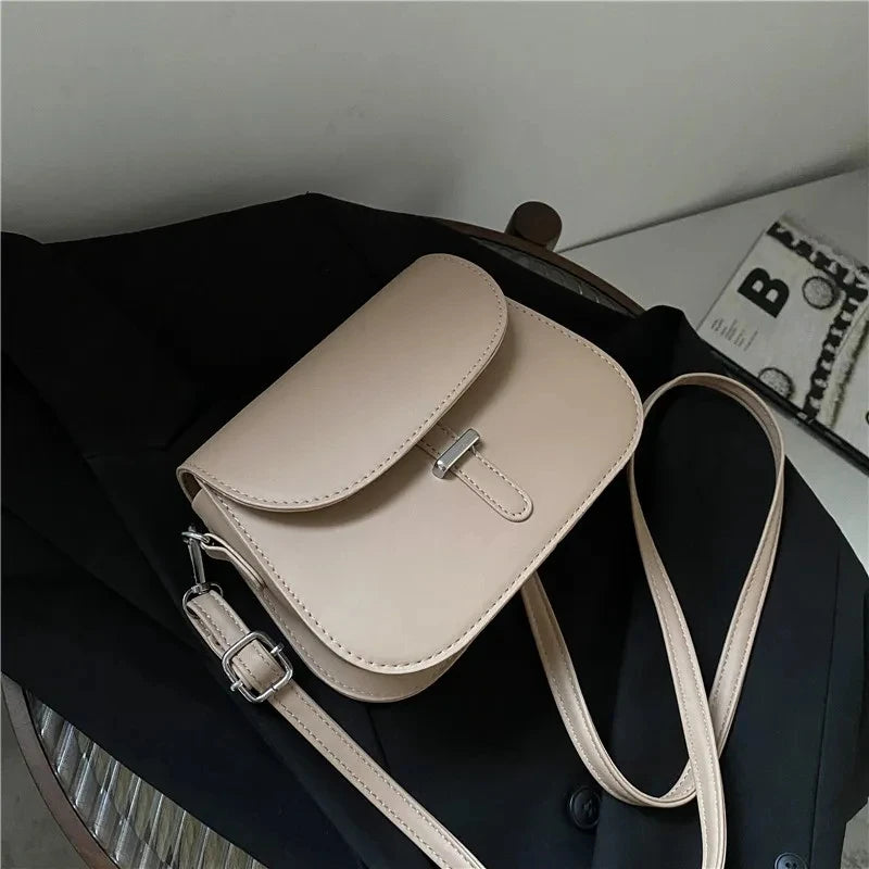 Fashion Women's Crossbody Saddle Bag | Retro Semicircle Handbag & Designer Messenger Bag Luxegan