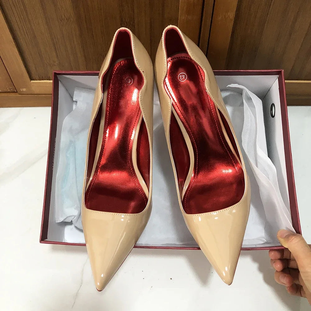 Glossy White Elegant Curl-Cut Stilettos | Sophisticated 12cm V-Cut Wedding Pumps | Elegant "Handmade Patent Leather" Silhouette | "Dignified" Sexy Pointed Toe Party Shoes for Radiant Versatile Styling Luxegan