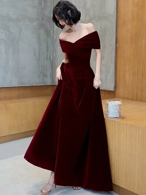 Solid Off-Shoulder Sleeveless Regular Fit Floor-Length Velvet Dress – Empire Waist, Spring/All Season Luxegan