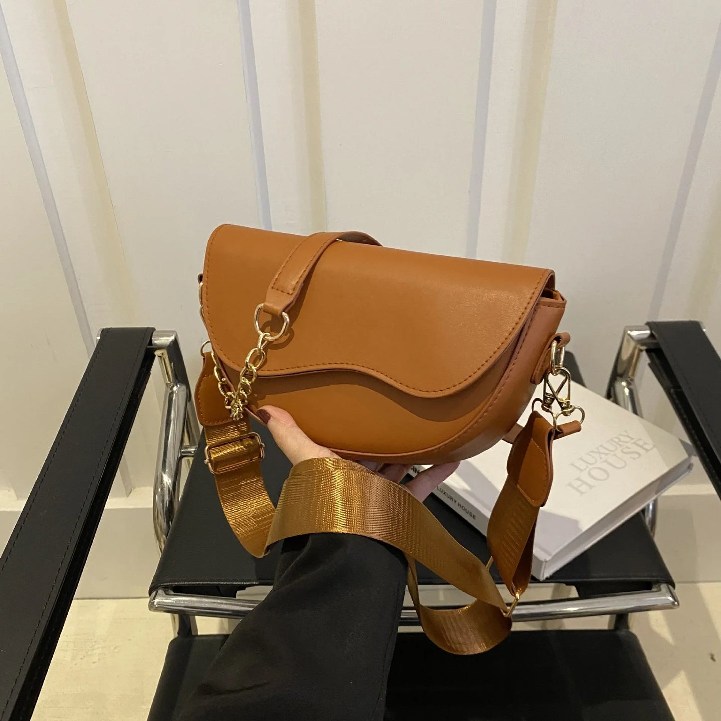 Small PU Leather Saddle Bag | Fashion Chain Crossbody Purse Luxegan