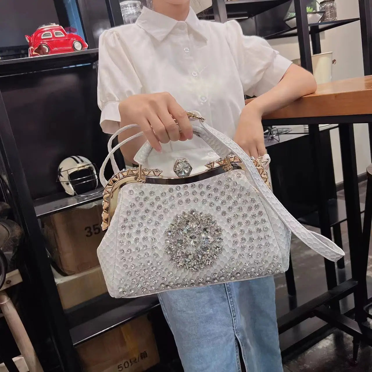 New Summer "Explosive Texture" Shoulder Bag | Senior Sense Diamond-Inset Handbag & Large Capacity Minority Crossbody Luxegan