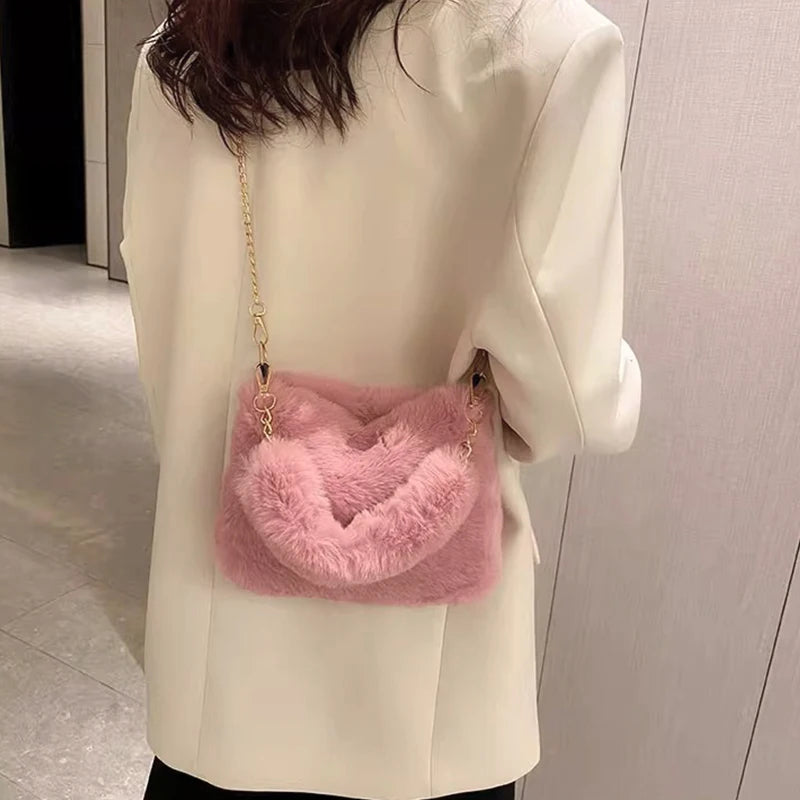 Plush Faux Fur Winter Tote Bag | Casual Fluffy Crossbody & Shoulder Bag | Fashionable Soft Chain Handbag for Girls | Trendy Winter Faux Fur Flap Purse for Women Luxegan