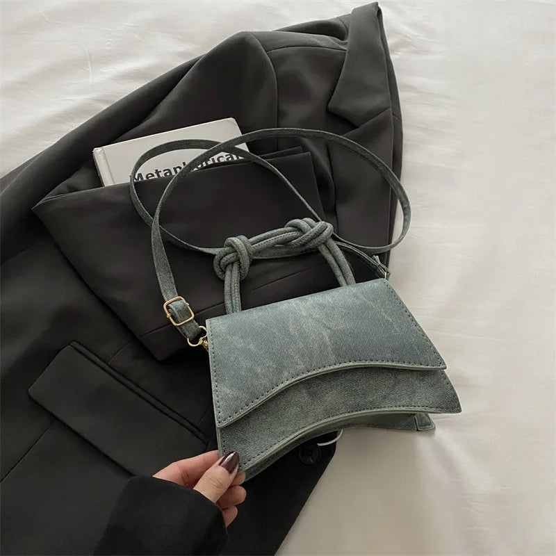Fashionable Women's Shoulder Bag | Pure Color Trendy Crossbody Bag & Simple Casual Diagonal Bag (Small Square Bags for Autumn & All Seasons) Luxegan