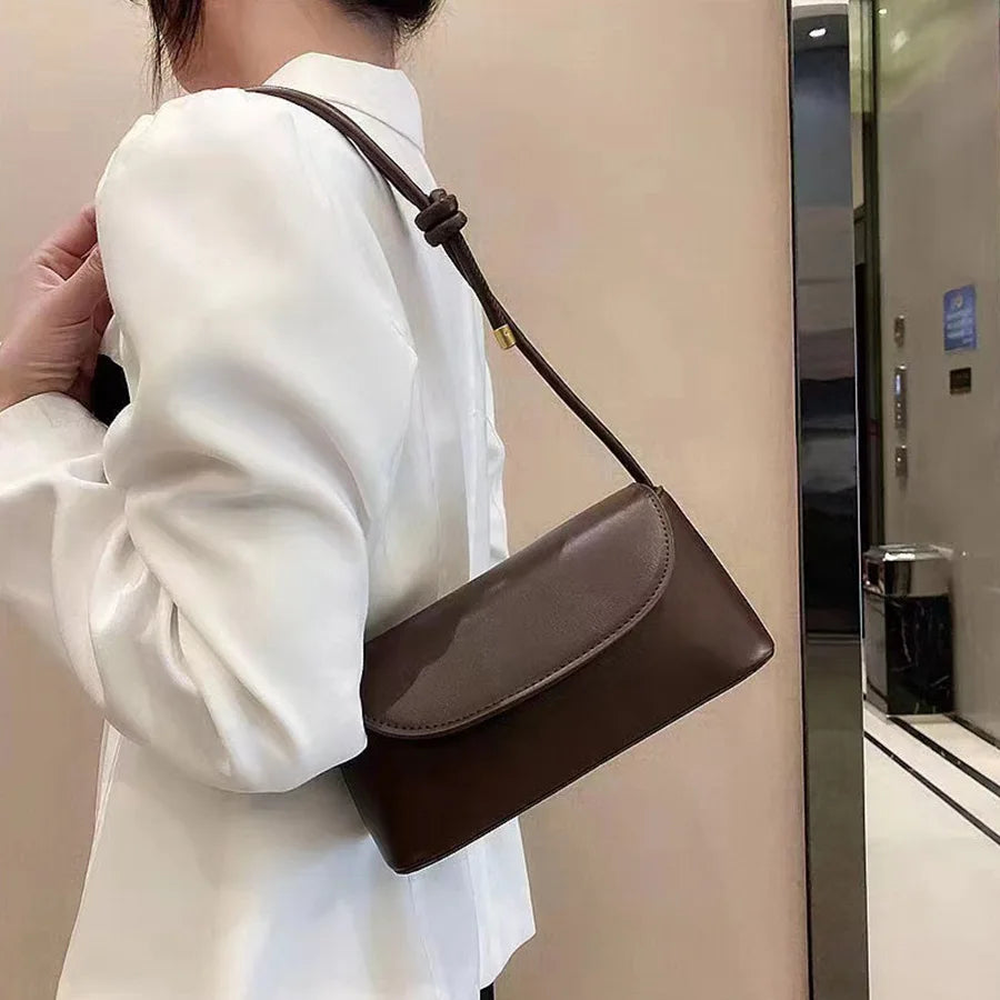 Internet Celebrity Retro Small Bag for Women | Autumn and Winter New Trendy Crossbody Bag & Fashionable One-Shoulder Bag Luxegan