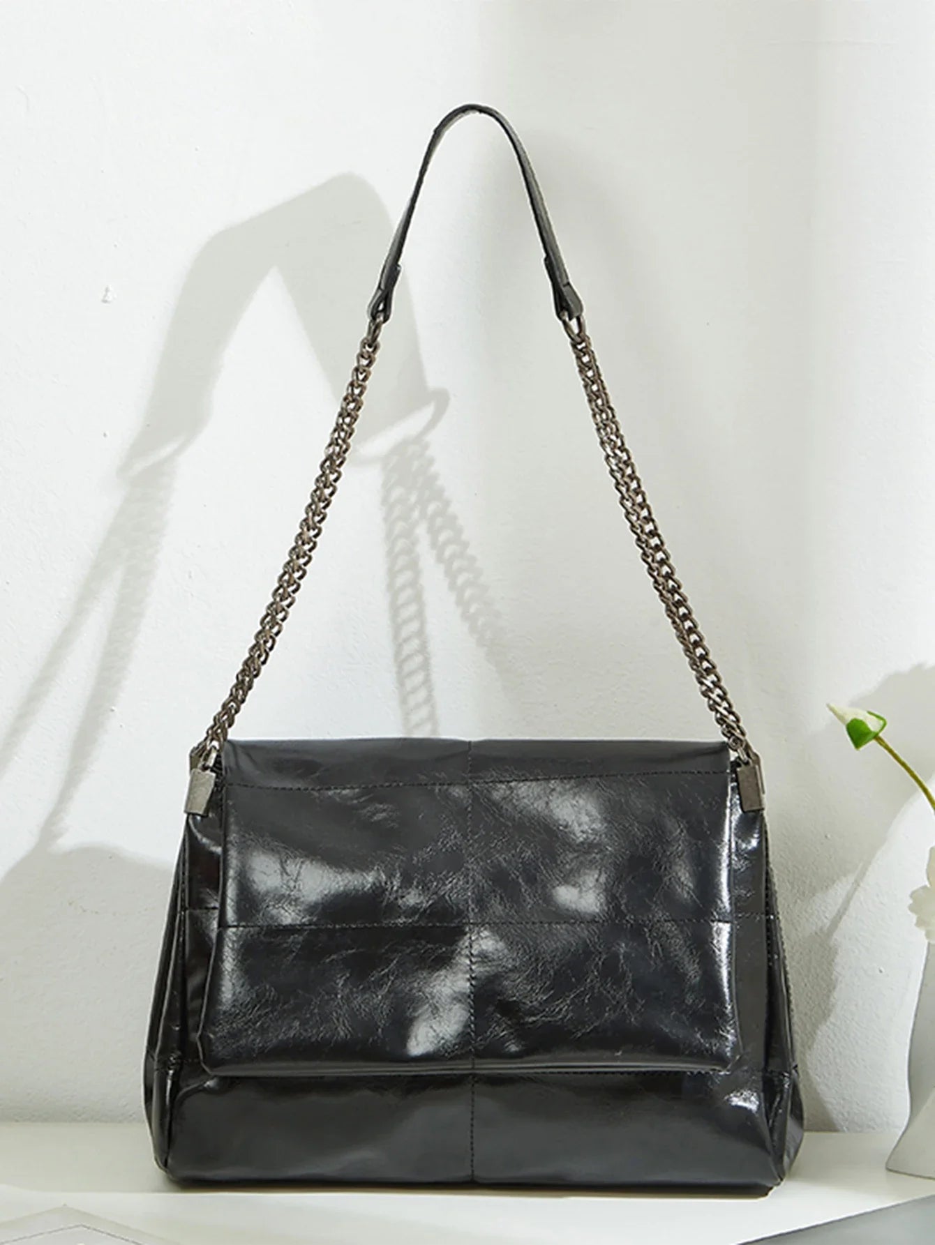 Large Capacity Commuting Bag | High-End & Fashionable Chain Tote Bag Luxegan