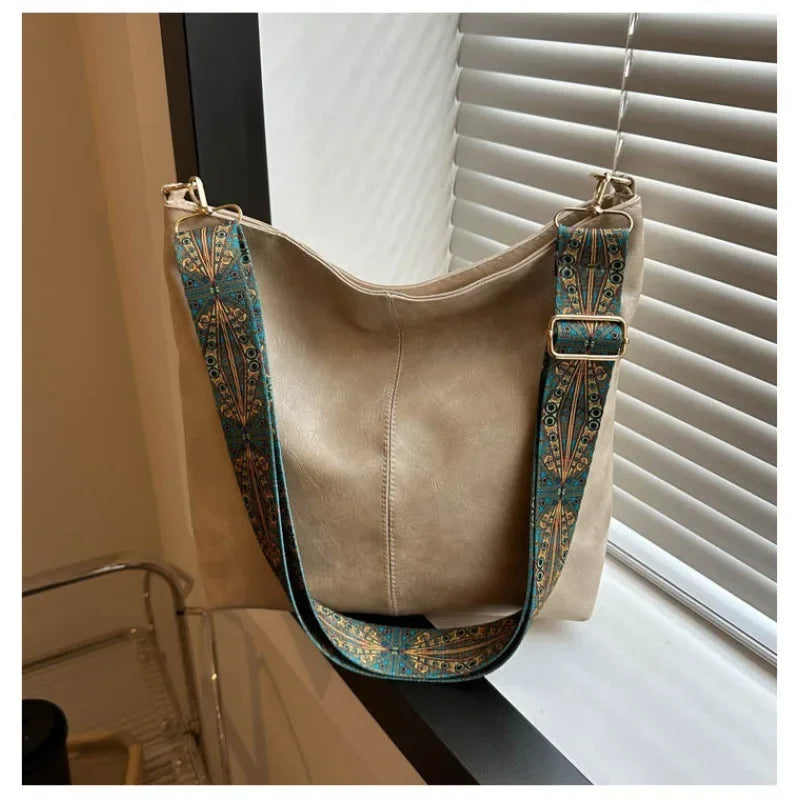 Women's Retro Solid Color PU Large Capacity Shoulder Bag | Fashionable Crossbody Bag | Girls' Daily Commuting Bag (Square Shape) Luxegan