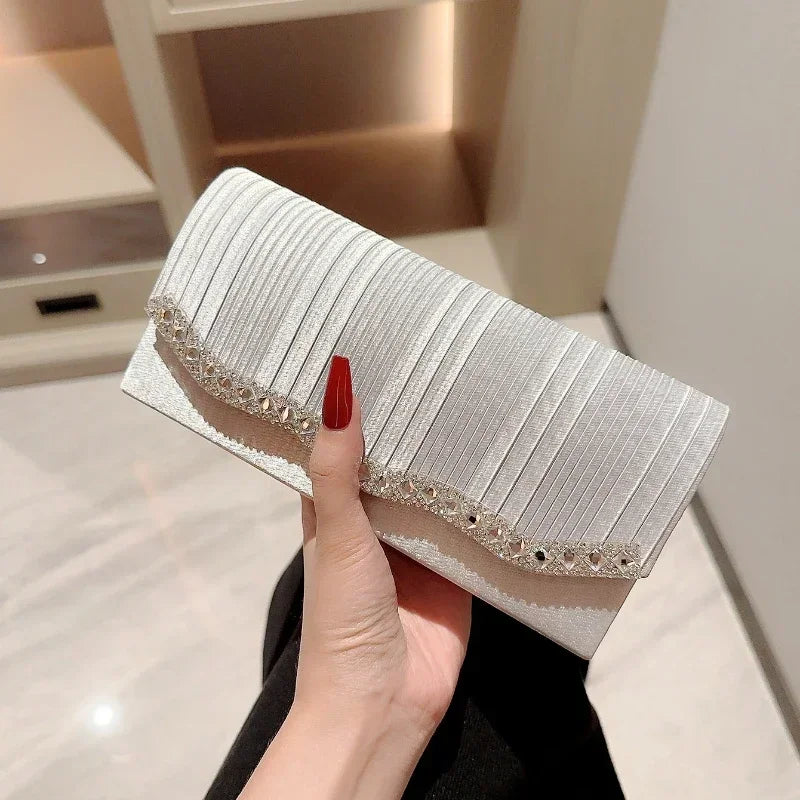 Elegant Glitter Silver Envelope Clutch | Fashion Hard-Shell Evening Bag with Flap Pocket | Luxury Party Handbag & Long Chain Shoulder Bag for Weddings Luxegan