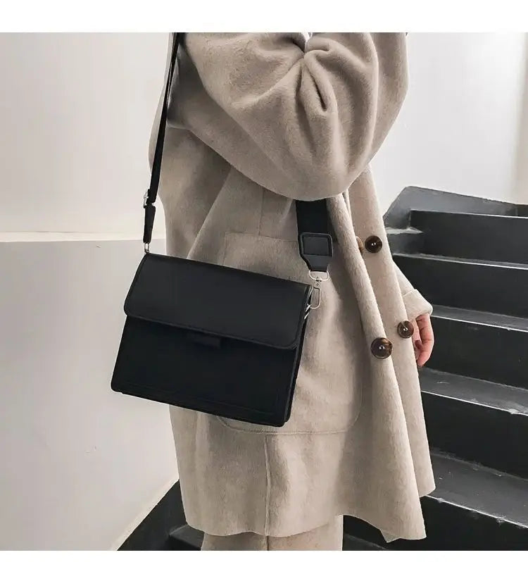 Classic Designer PU Leather Crossbody Bag for Women Travel Handle Handbag | Fashion Shoulder Messenger Bag Ladies Small Flap Bag Luxegan