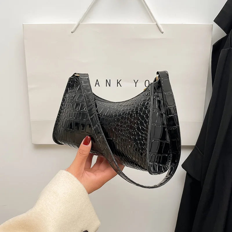 Fashion Exquisite Shoulder Bag | Retro Casual Women's Tote & Female Leather Solid Color Chain Handbag (Small Square Armpit Bag) Luxegan