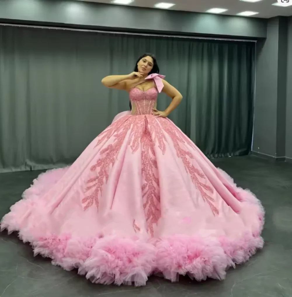 Red Puff Ruched Train Ball Gown Quinceanera Dress With Bow One Shoulder Beaded Appliques Sweet 15 Vestidos De 15 Años Customized