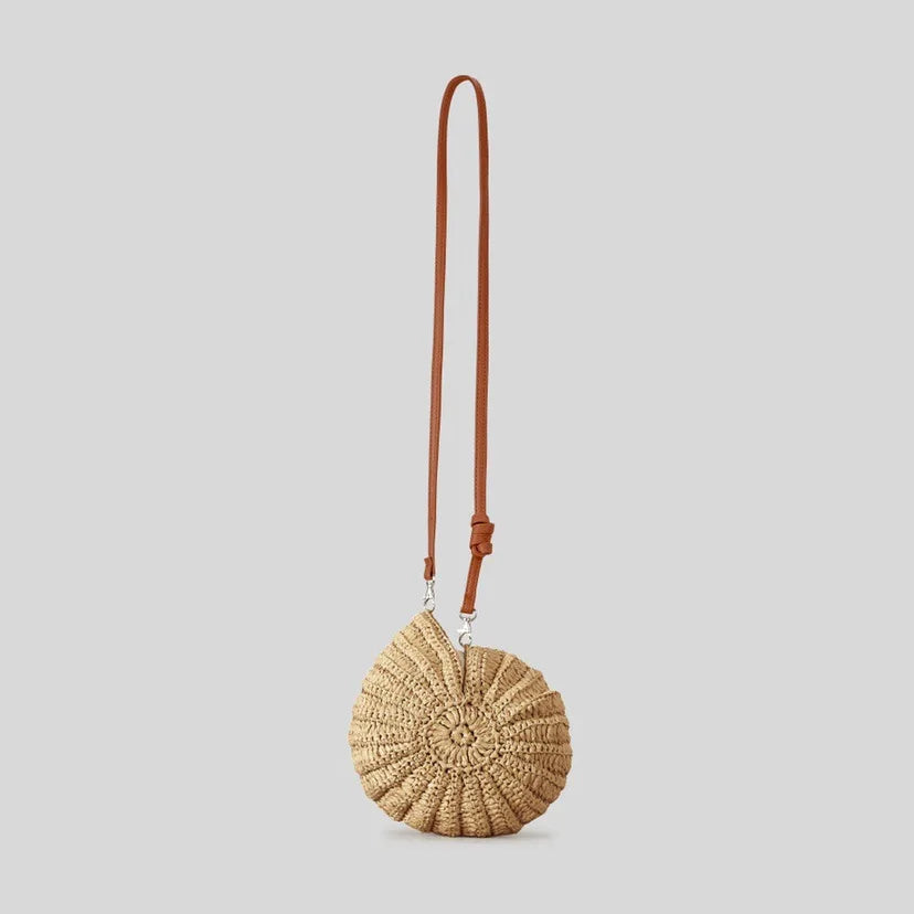 Crochet Conch Shell Bag | Elegant Pearl Chain Crossbody Purse Luxegan