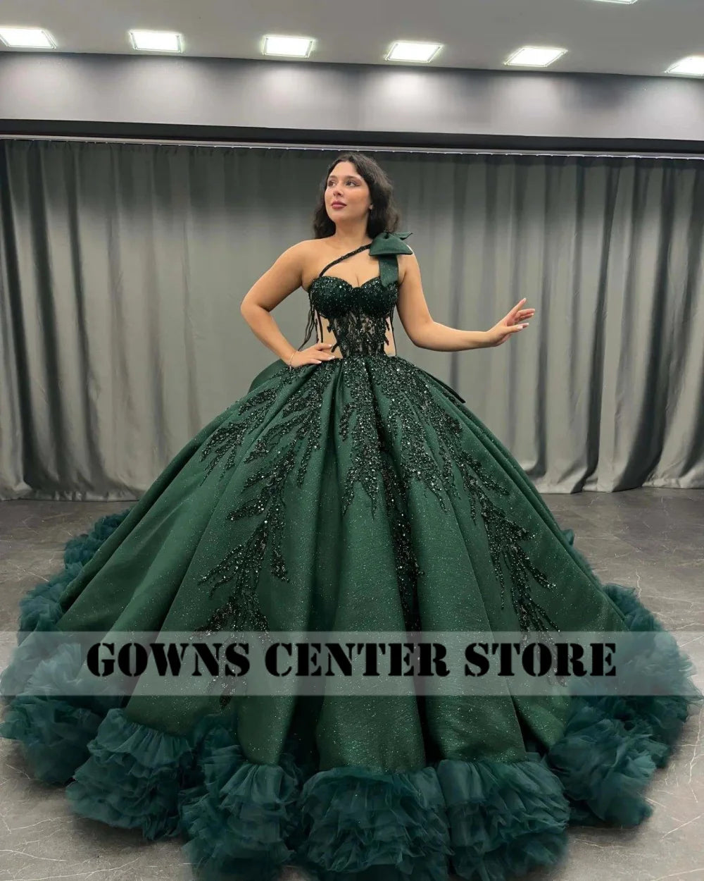 Red Puff Ruched Train Ball Gown Quinceanera Dress With Bow One Shoulder Beaded Appliques Sweet 15 Vestidos De 15 Años Customized